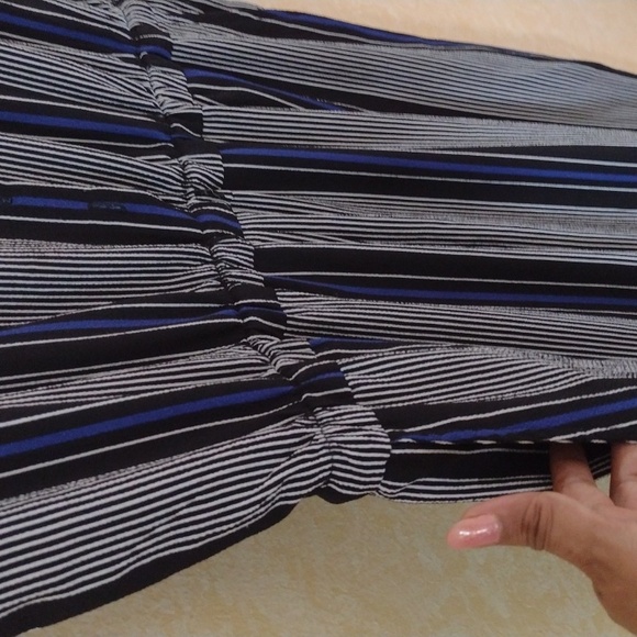 2️⃣ for $🔟 lily morgan romper with full length pants and capped sleeves size L - Picture 3 of 4